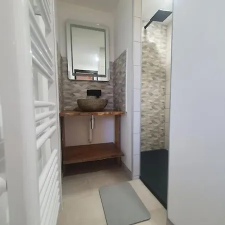 -garrigue- Face A La Cite Medievale Terrasse Classe 4☆ Διαμέρισμα