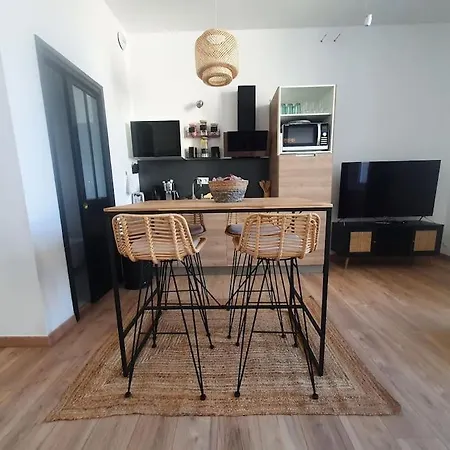 Appartamento -garrigue- Face à La Cité Médiévale Terrasse Classé 4☆ *